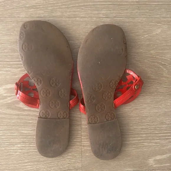 Tory Burch red sandals - Picture 3 of 3